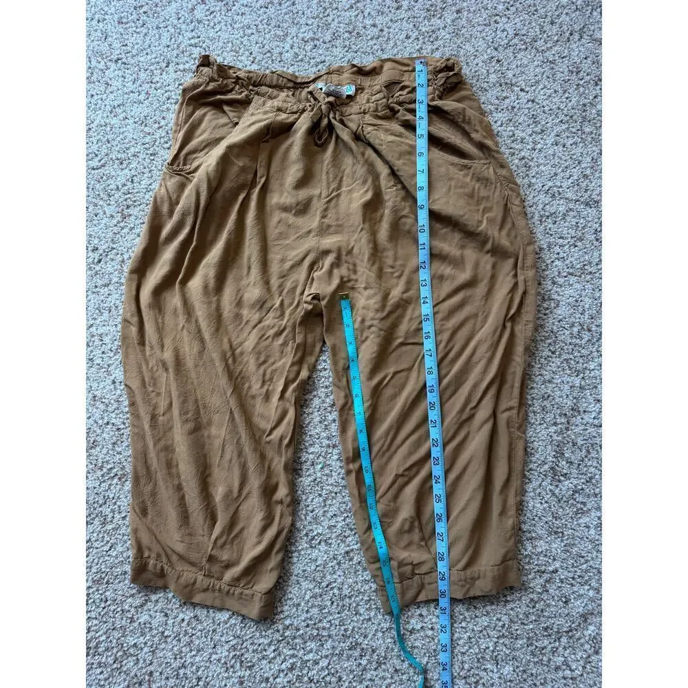 VINTAGE JAMS WORLD Bloomer Capri/Cropped khaki/tan pants, size women's Large